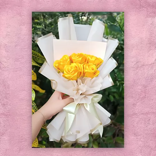 Ramo c/ 5 Rosas Amarillas Eternas 